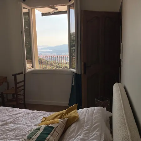 Les Mimosas Nyaraló *